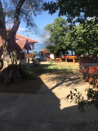 Отели типа «постель и завтрак» B&B Skadar Lake Murici Бар Четырехместный номер с видом на озеро-5